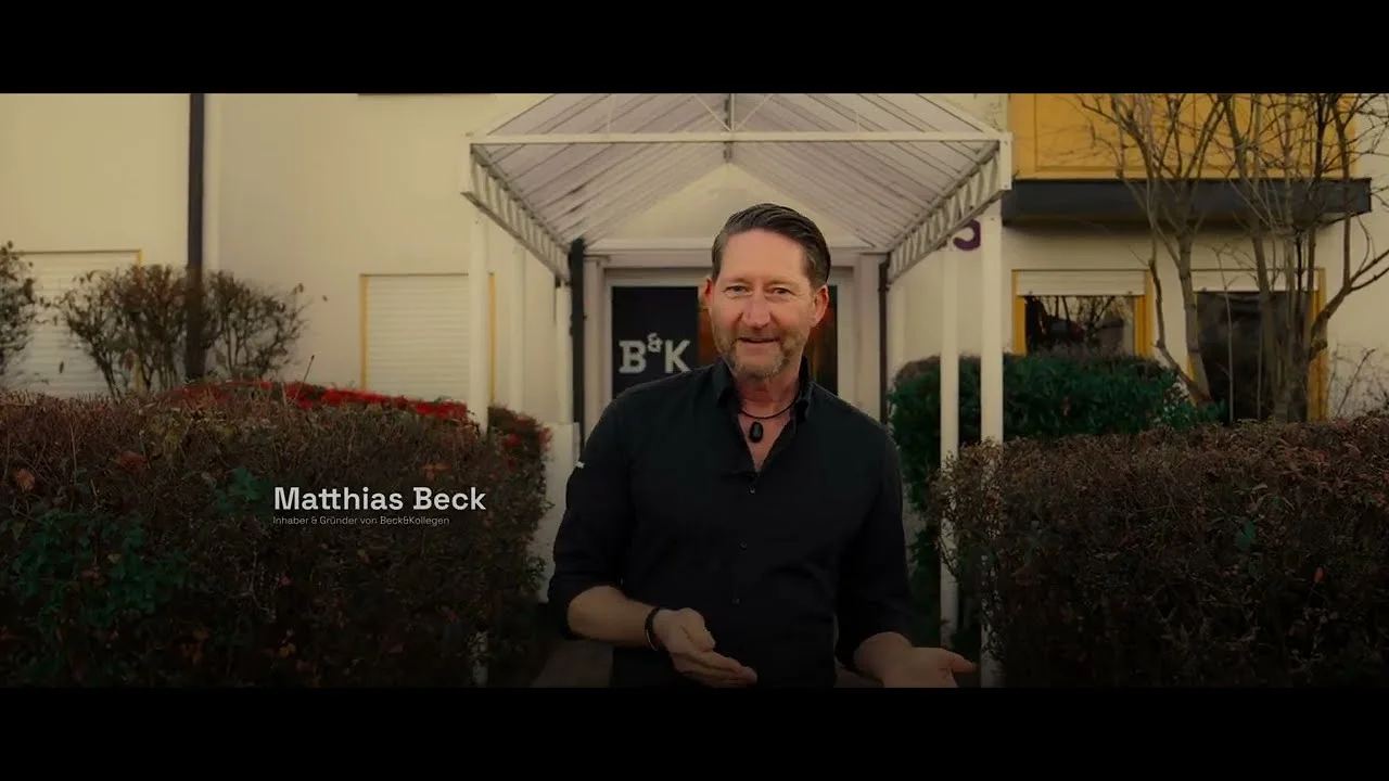 Matthias Beck vor dem Haus der Gesundheit in Mannheim-Friedrichsfeld